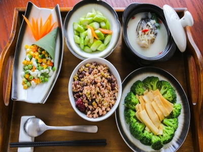 【產(chǎn)后】寶媽產(chǎn)后月子餐如何做到飲食營(yíng)養(yǎng)均衡呢？